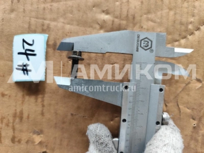 Болт крепления клапана к механизму